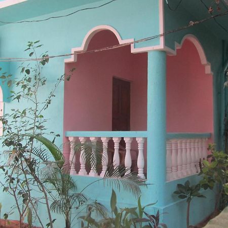 Fraddie Guest House Calangute Exteriör bild