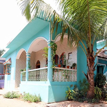 Fraddie Guest House Calangute Exteriör bild