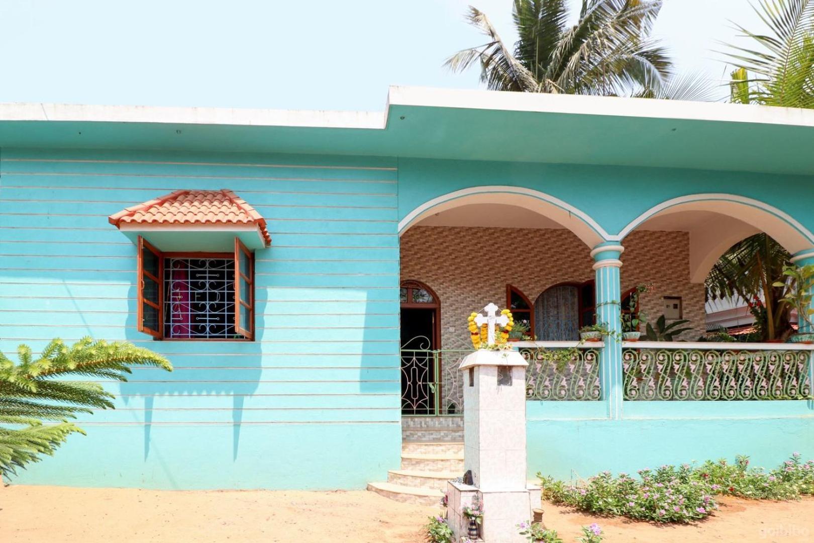 Fraddie Guest House Calangute Exteriör bild